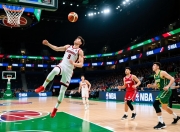 瓦拉格利升腾头球得分，帮助球队击败对手