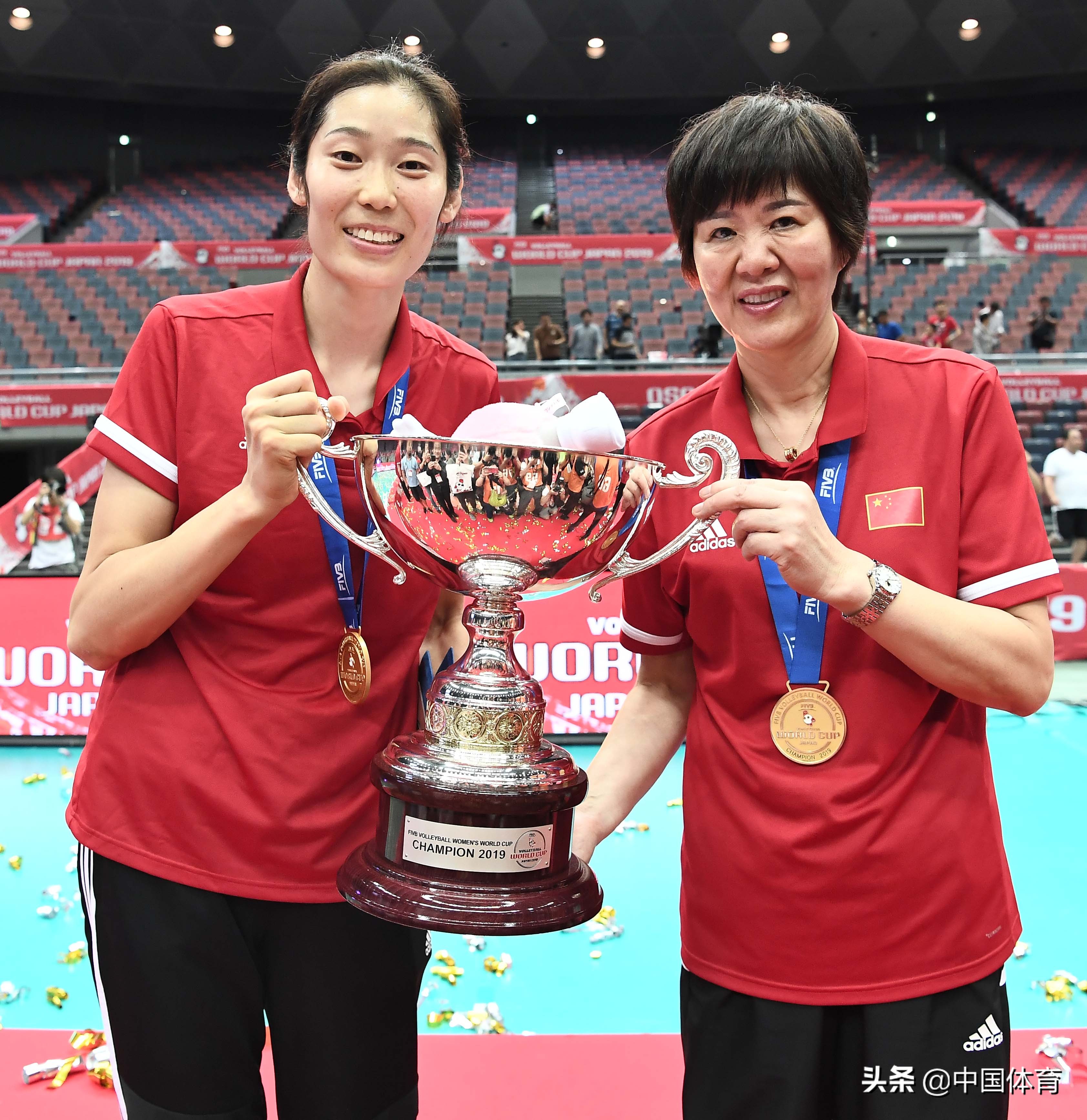 札幌冈萨纳英勇夺冠，世界瞩目(札幌冈萨多对战福冈黄蜂最新消息)